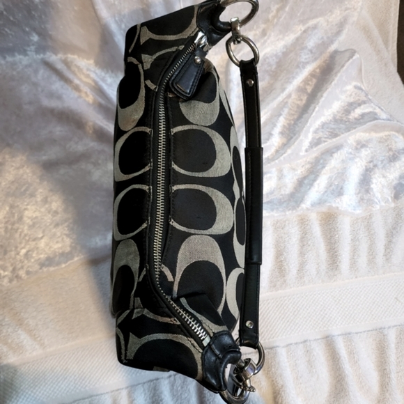 Coach Signature Purse. Good condition and great size - Picture 5 of 13